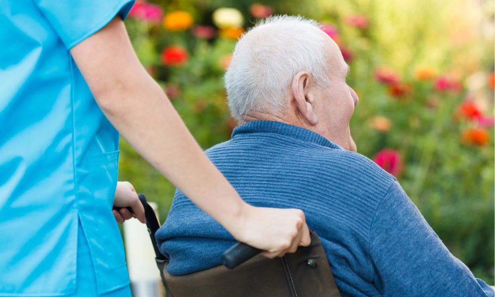 Personne âgée, maladie Manger Bouger dénutrition